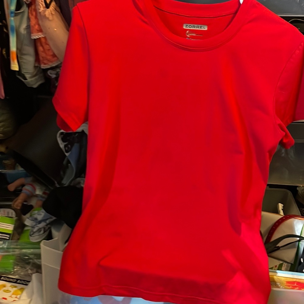 Red large zorrel shirt no stains